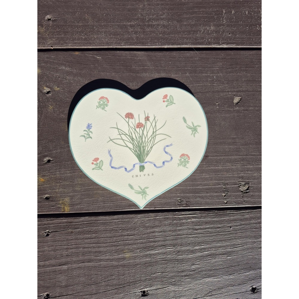 Vintage Woodbine Meadows Chives Heart Wall Plate‎ Made in Japan Cottagecore Farm